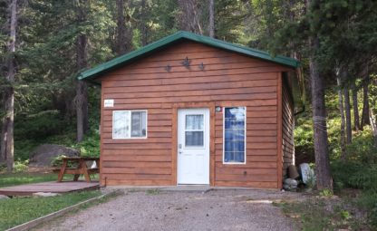Bunkhouse Cabin front